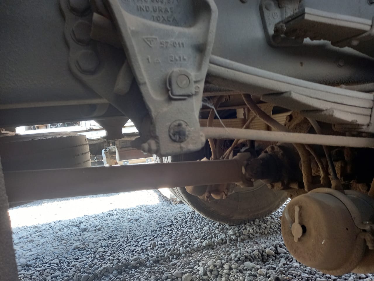 MUñON Ford CARGO 2005  USADO  EN DESARME
